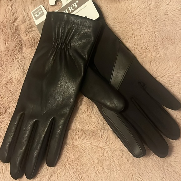 Women’s isotoner smartouch gloves NWT!! - Picture 3 of 9